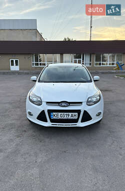 Хэтчбек Ford Focus 2013 в 
