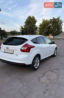 Хэтчбек Ford Focus 2013 в 