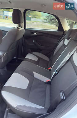 Хэтчбек Ford Focus 2013 в 