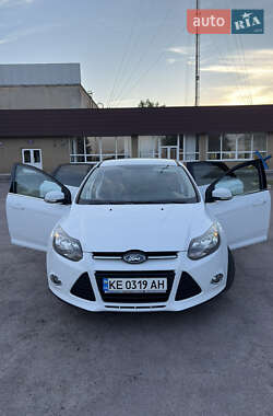 Хэтчбек Ford Focus 2013 в 