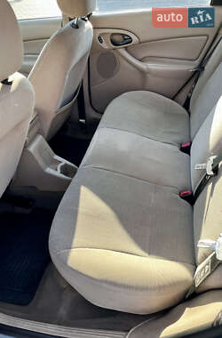 Седан Ford Focus 2003 в 