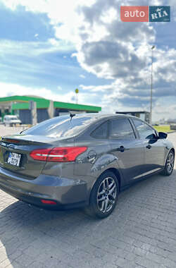 Седан Ford Focus 2016 в 