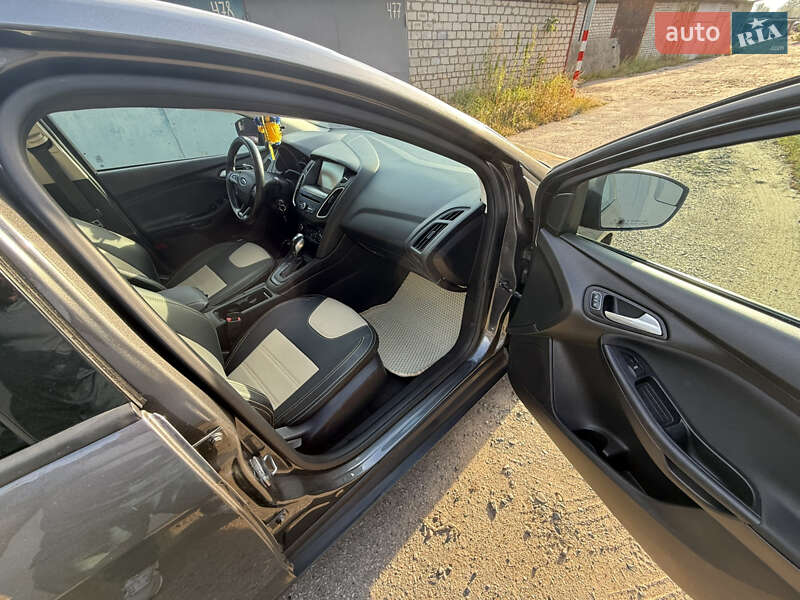 Хэтчбек Ford Focus 2015 в Харькове