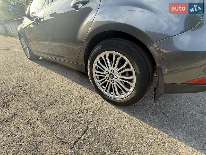 Хэтчбек Ford Focus 2015 в Харькове