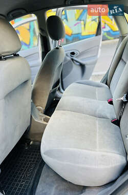 Седан Ford Focus 2001 в 
