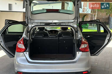Хэтчбек Ford Focus 2013 в 