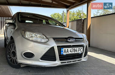 Хэтчбек Ford Focus 2013 в 