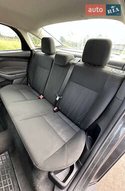 Седан Ford Focus 2015 в 