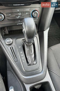 Седан Ford Focus 2015 в 
