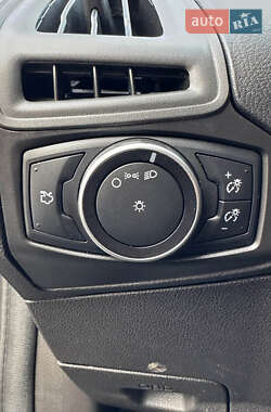 Седан Ford Focus 2015 в 