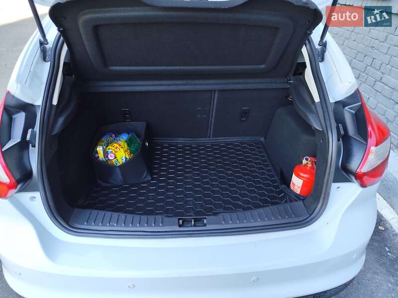 Хэтчбек Ford Focus 2014 в Киеве