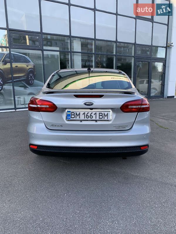 Седан Ford Focus 2015 в Сумах