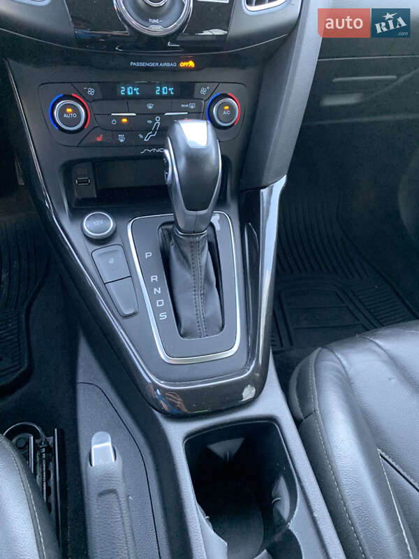 Седан Ford Focus 2015 в Сумах