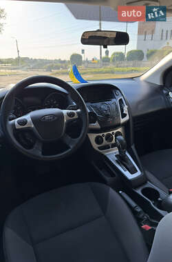Хэтчбек Ford Focus 2014 в 