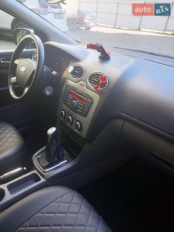 Хэтчбек Ford Focus 2011 в Киеве