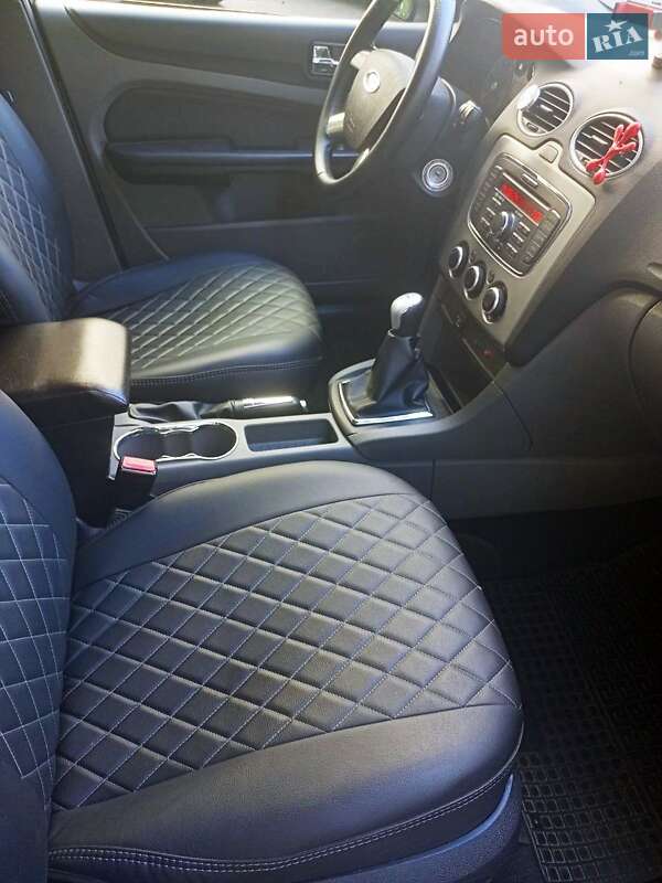 Хэтчбек Ford Focus 2011 в Киеве