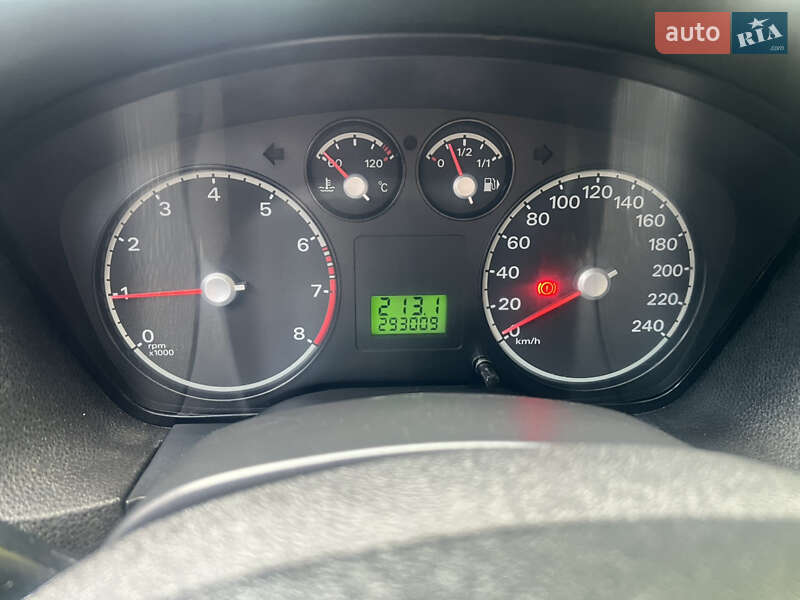 Хетчбек Ford Focus 2005 в Андрушівці