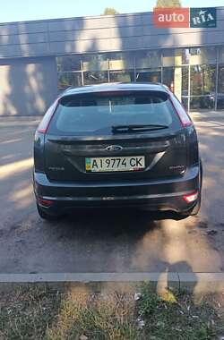 Хэтчбек Ford Focus 2010 в 