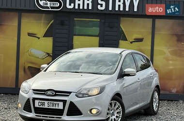 Хэтчбек Ford Focus 2011 в 