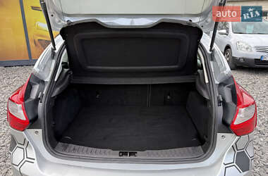 Хэтчбек Ford Focus 2011 в 