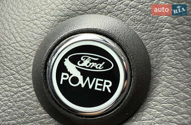 Хэтчбек Ford Focus 2011 в 
