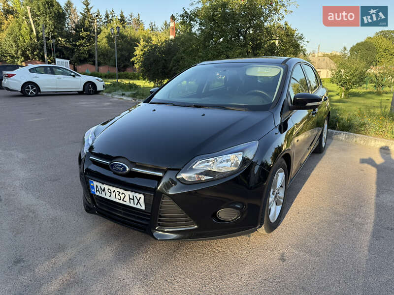 Хэтчбек Ford Focus 2014 в 