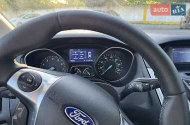 Хэтчбек Ford Focus 2014 в 