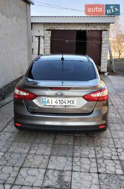 Седан Ford Focus 2014 в 