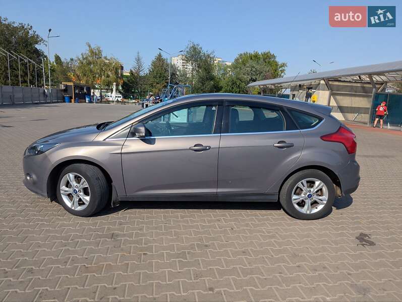 Хэтчбек Ford Focus 2013 в Кривом Роге фото 4 Хэтчбек Ford Focus 2013 в Кривом Роге