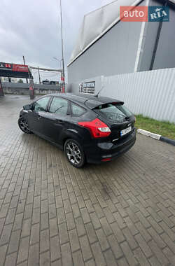 Хэтчбек Ford Focus 2013 в 