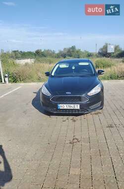 Седан Ford Focus 2015 в Ужгороді