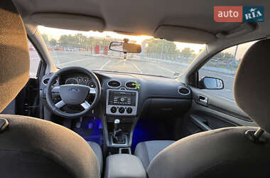 Хэтчбек Ford Focus 2006 в 