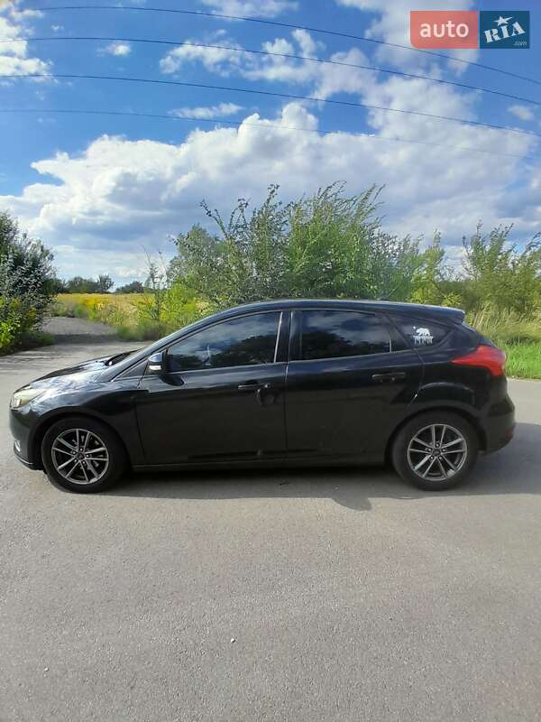 Хэтчбек Ford Focus 2015 в Киеве фото 4 Хэтчбек Ford Focus 2015 в Киеве