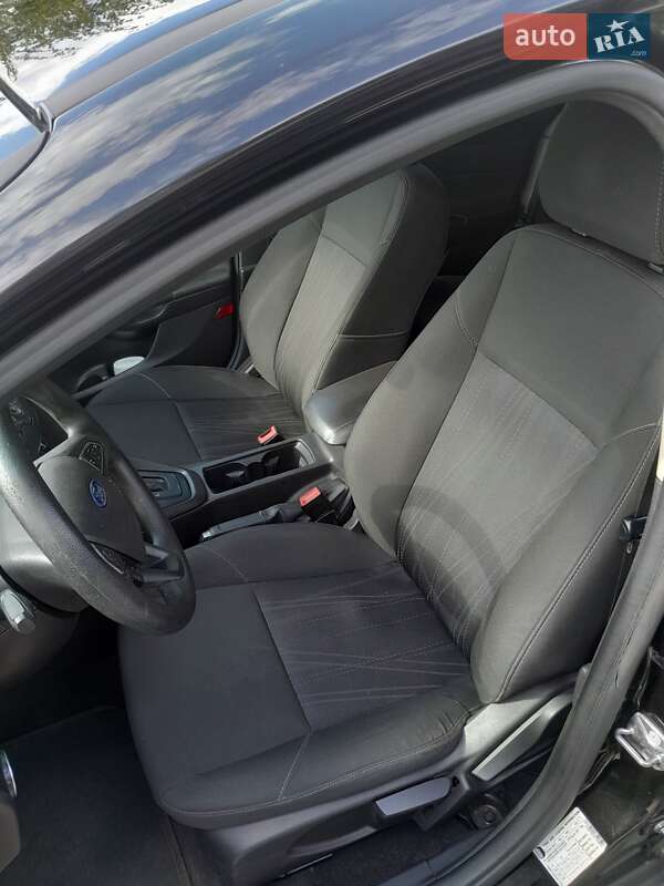 Хэтчбек Ford Focus 2015 в Киеве фото 6 Хэтчбек Ford Focus 2015 в Киеве