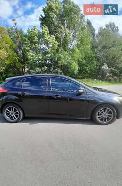 Хэтчбек Ford Focus 2015 в 