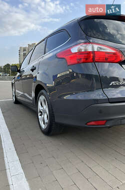 Универсал Ford Focus 2012 в 
