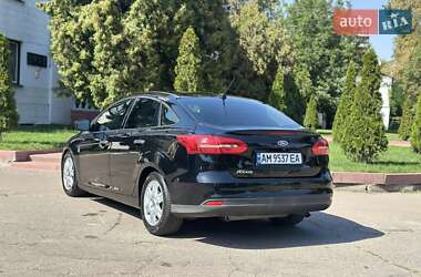 Седан Ford Focus 2015 в 