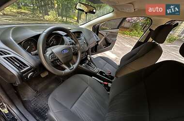 Седан Ford Focus 2015 в 