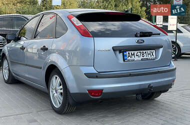 Хэтчбек Ford Focus 2005 в 
