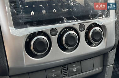 Хэтчбек Ford Focus 2005 в 