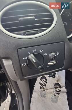 Универсал Ford Focus 2010 в 