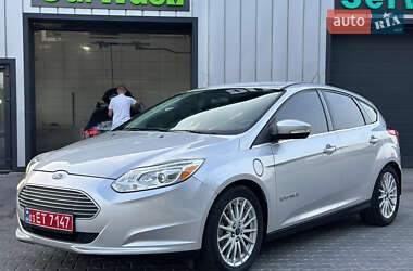 Хэтчбек Ford Focus 2014 в 