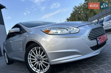 Хэтчбек Ford Focus 2014 в 