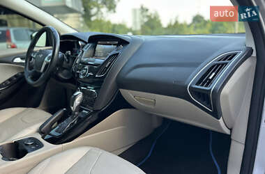 Хэтчбек Ford Focus 2014 в 