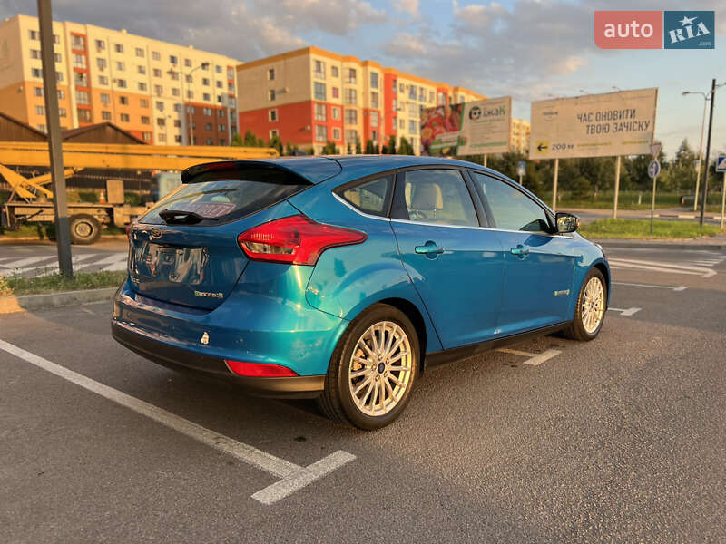 Хэтчбек Ford Focus 2015 в Ровно фото 2 Хэтчбек Ford Focus 2015 в Ровно