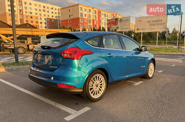 Хетчбек Ford Focus 2015 в 