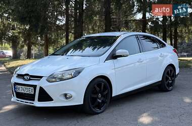 Седан Ford Focus 2011 в 