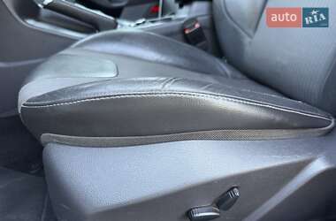 Седан Ford Focus 2011 в 