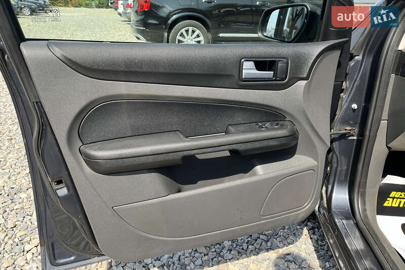 Хэтчбек Ford Focus 2006 в Коломые