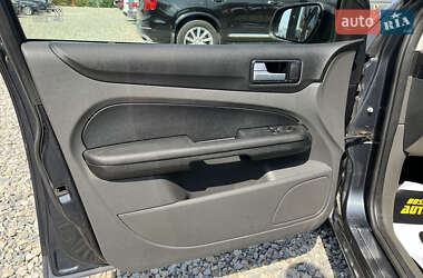 Хэтчбек Ford Focus 2006 в 